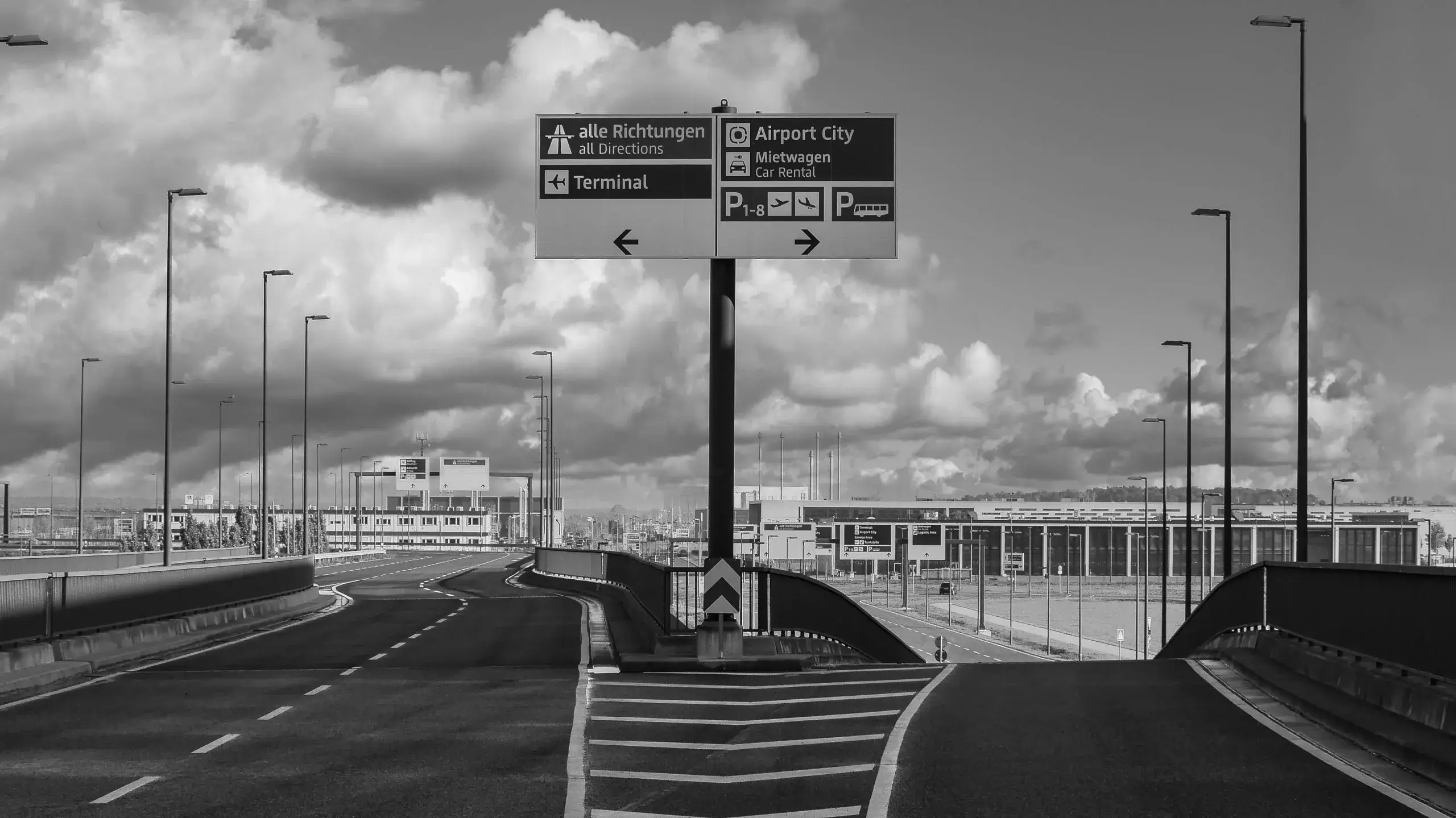 Auffahrt-zum-Terminal-1-am-BER